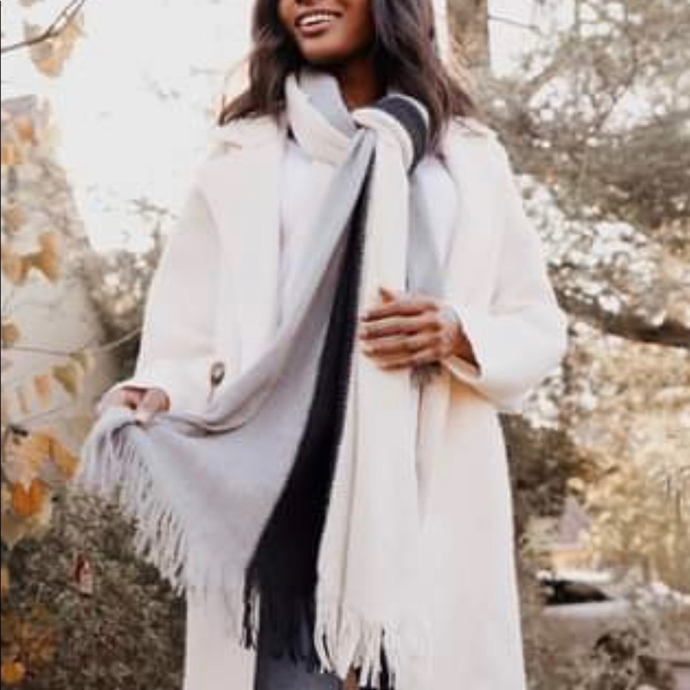 ✨HOST PICK!!✨🌸Donni Tri Colour Scarf🌸
